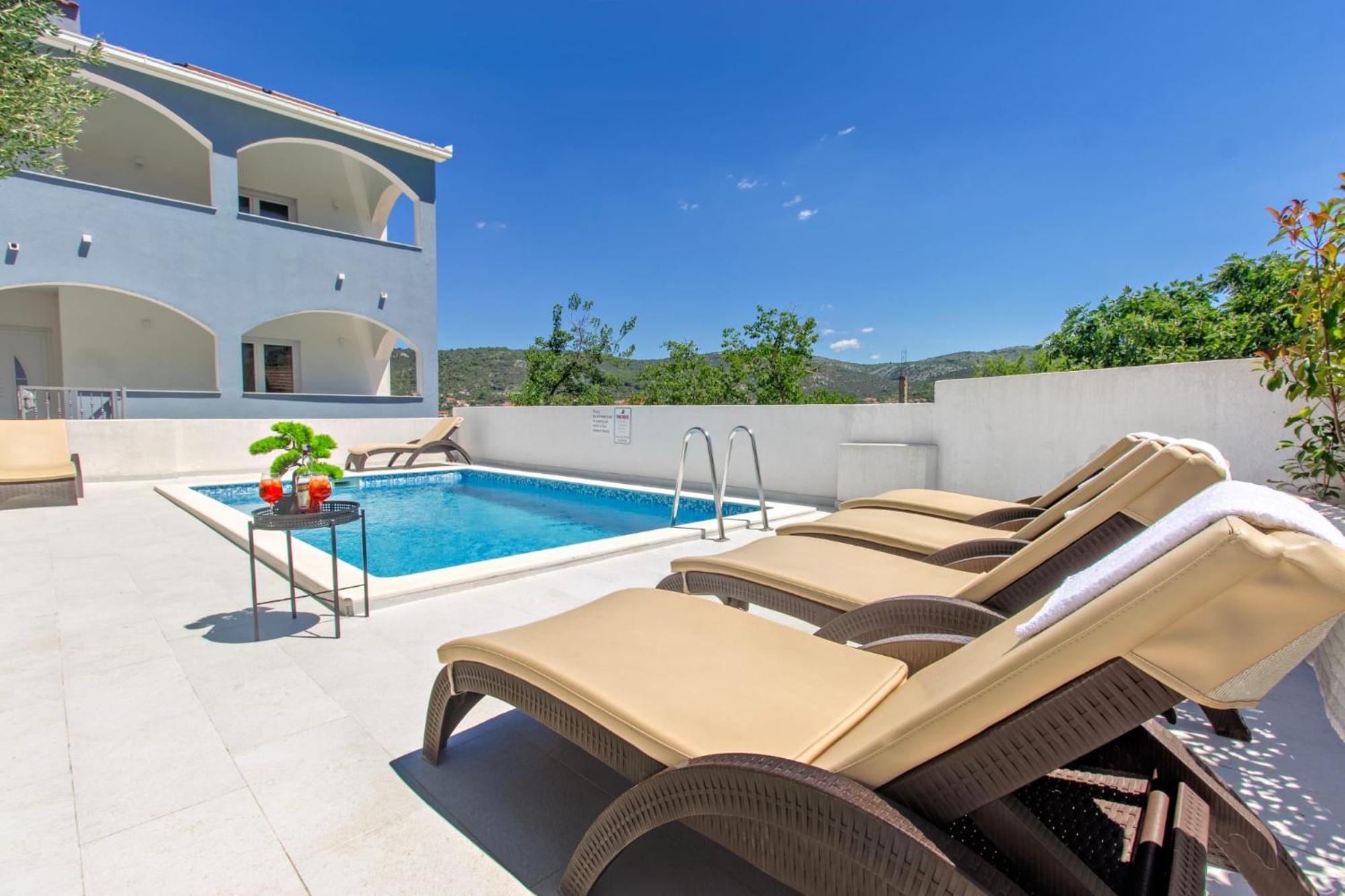 Villa Dalmatian Child With Swimming Pool, Close To The Beach Vinišće Exteriör bild