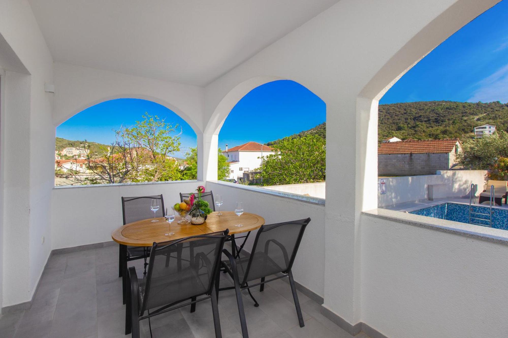 Villa Dalmatian Child With Swimming Pool, Close To The Beach Vinišće Exteriör bild