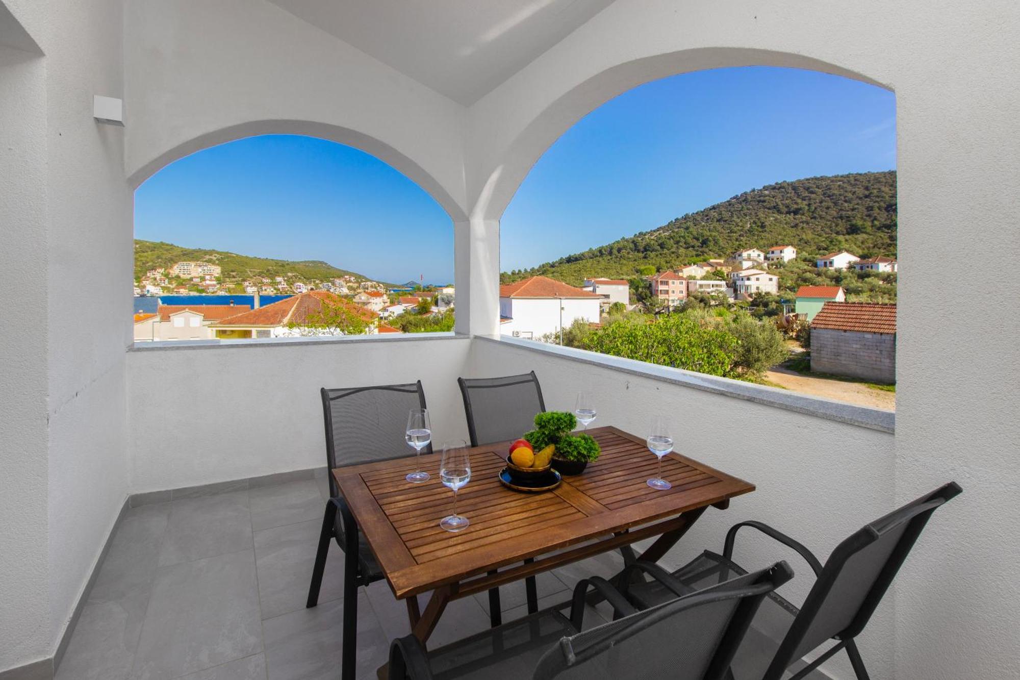 Villa Dalmatian Child With Swimming Pool, Close To The Beach Vinišće Exteriör bild